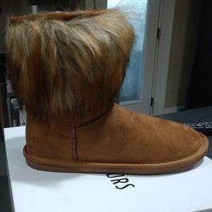 Fabulous Furs Boots Size 10 womens
